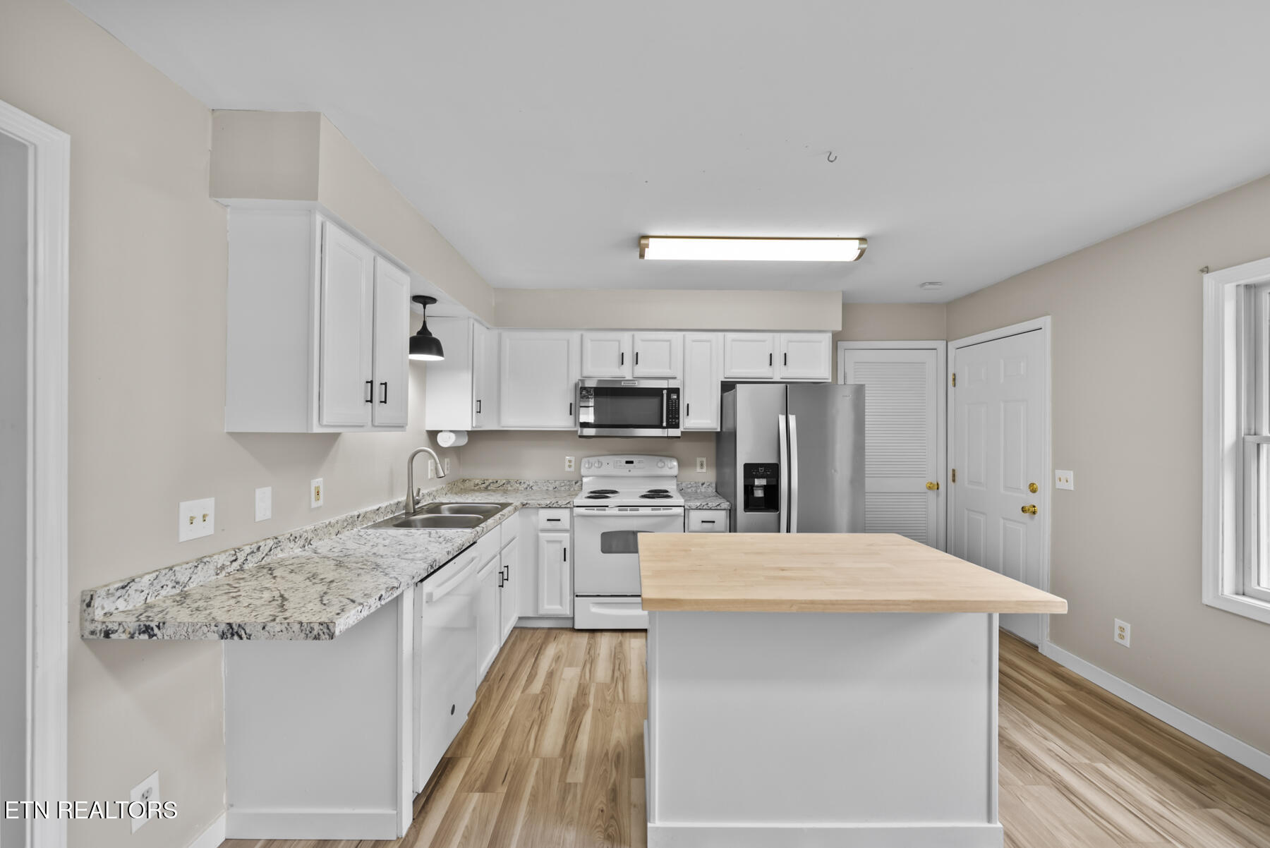 123 Stevens Circle - Photo 2