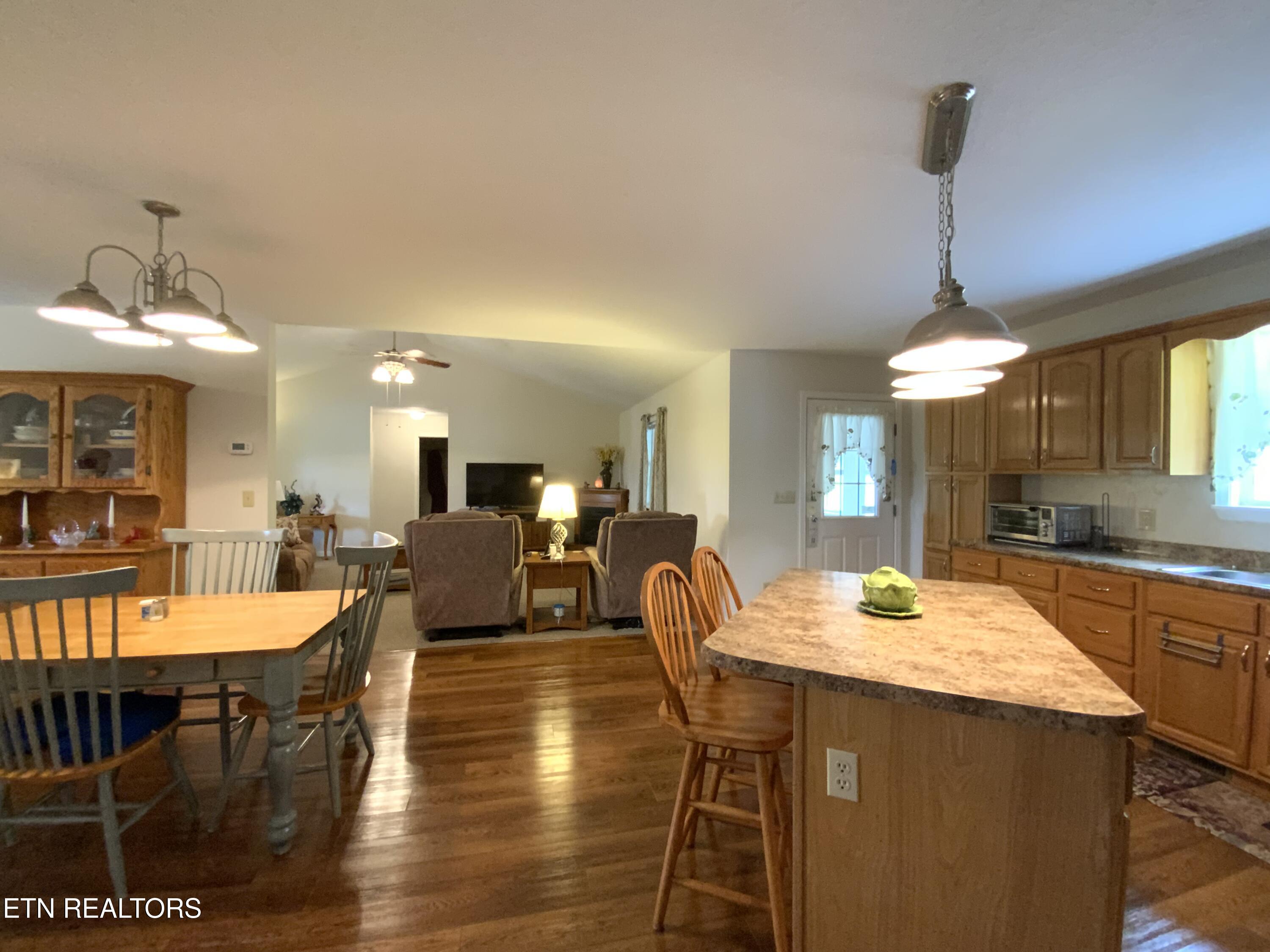 1761 River Rd