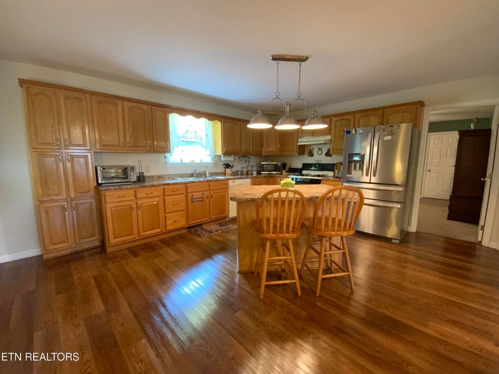 Photo of 1761 River Rd, Kingston, TN 37763 (MLS # 1293931)