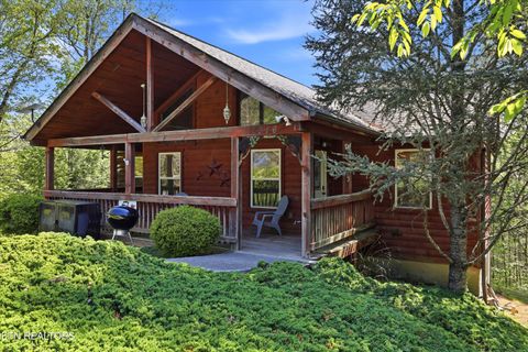 Photo of 2316 Wooddale Way, Sevierville, TN 37876 (MLS # 1337692)