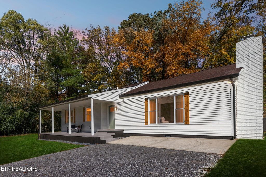 Photo of 211 McCarroll Lane, Harriman, TN 37748 (MLS # 1321154)