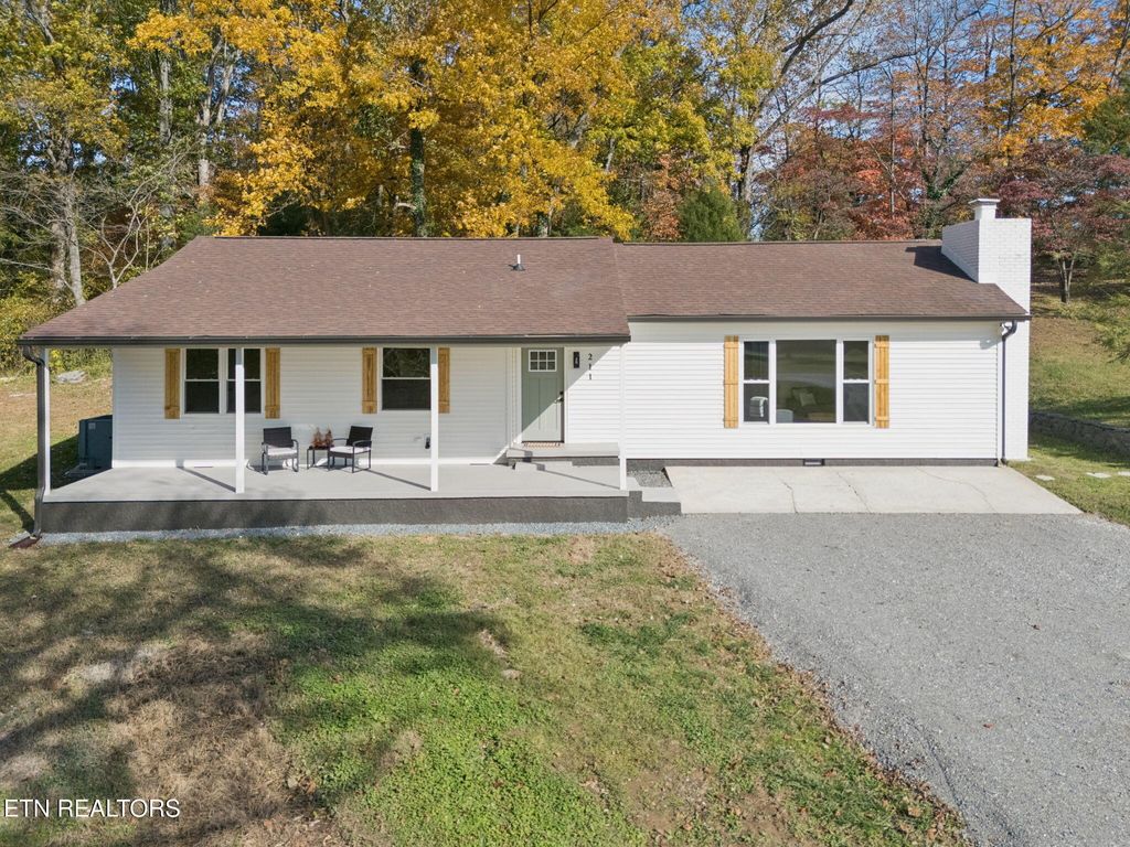 Photo of 211 McCarroll Lane, Harriman, TN 37748 (MLS # 1321154)