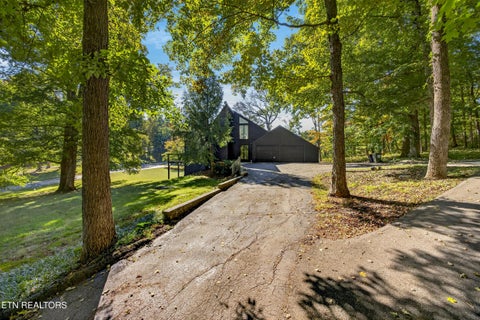 Photo of 674 Skyline Drive, Sparta, TN 38583 (MLS # 1358388)