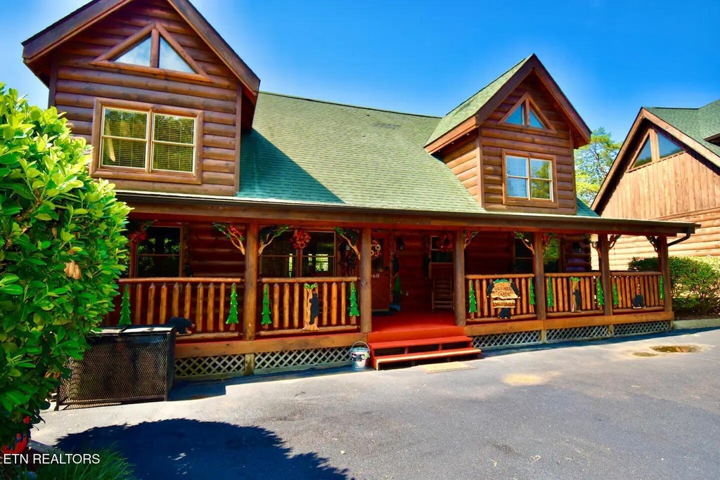 Photo of 2068 Bear Haven Way, Sevierville, TN 37876 (MLS # 1349477)