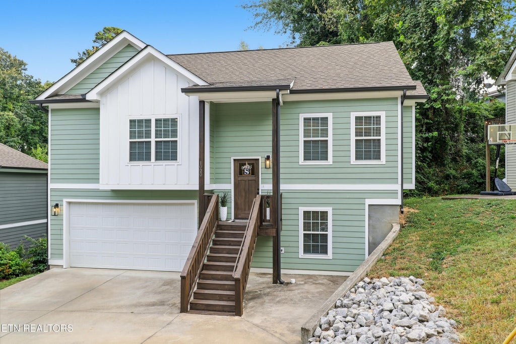 Photo of 1020 Fernway Rd, Chattanooga, TN 37405 (MLS # 1356094)