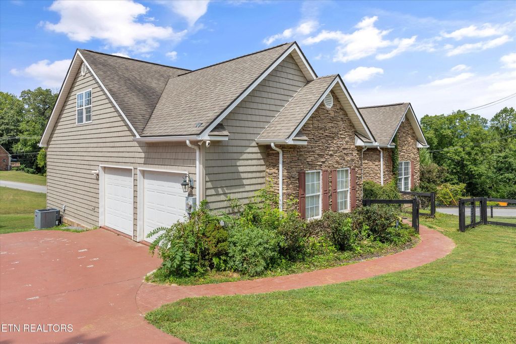 Photo of 312 Westwood Drive, Clinton, TN 37716 (MLS # 1310523)