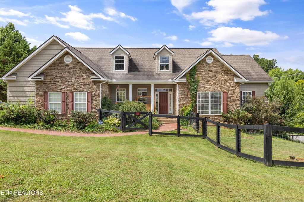 Photo of 312 Westwood Drive, Clinton, TN 37716 (MLS # 1310523)