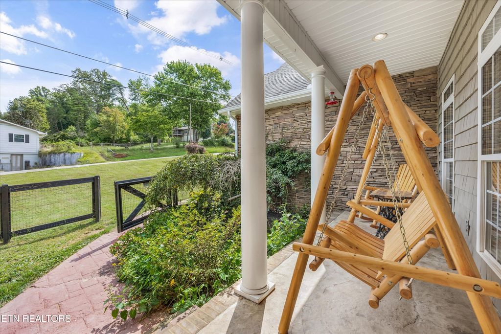 Photo of 312 Westwood Drive, Clinton, TN 37716 (MLS # 1310523)