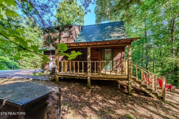 2323 SUMMER LN, SEVIERVILLE, TN 37876 - Image a13a8d594f7a0bb8dfdbe38c4872a8bb/3328936821