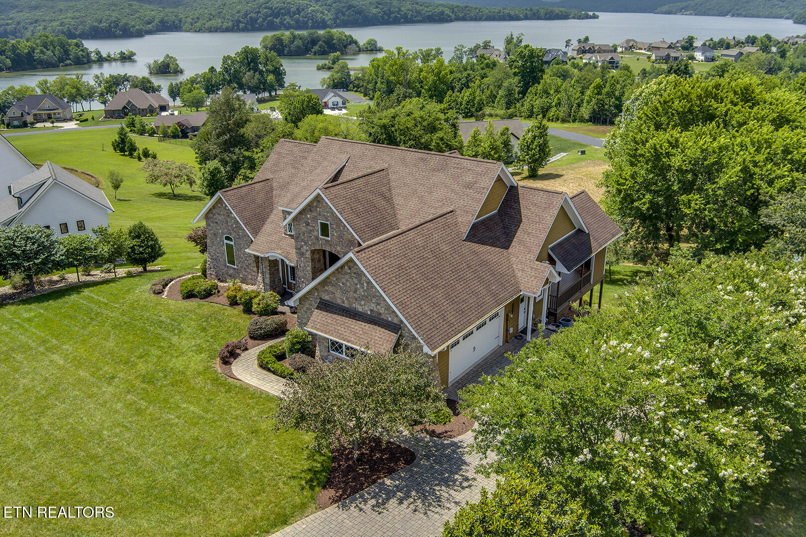 216 Majestic View Drive