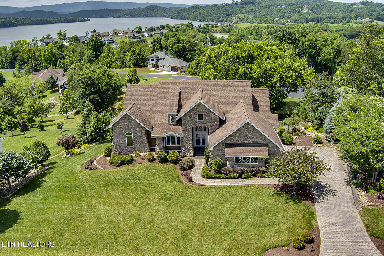 216 Majestic View Drive