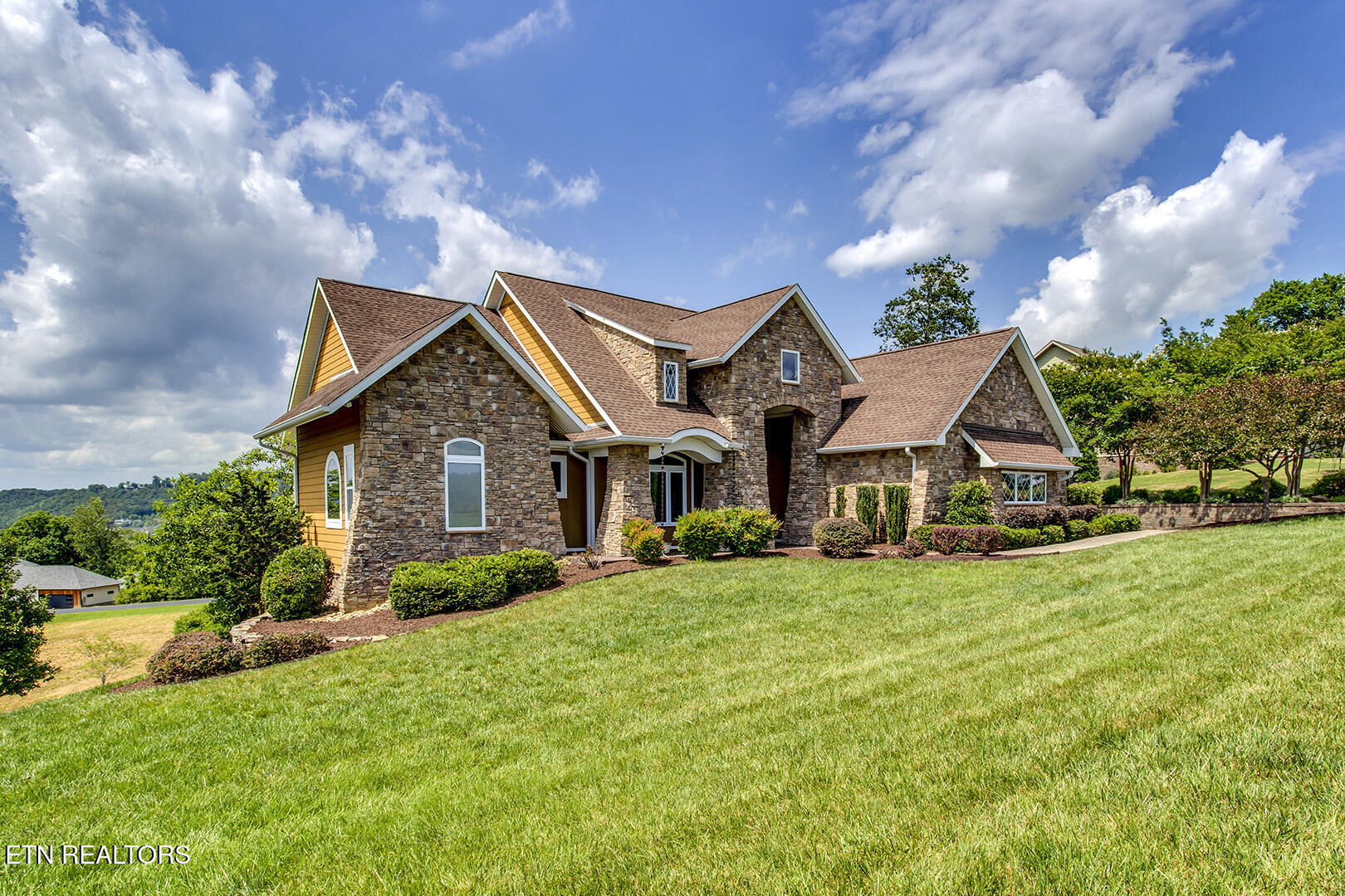 216 Majestic View Drive