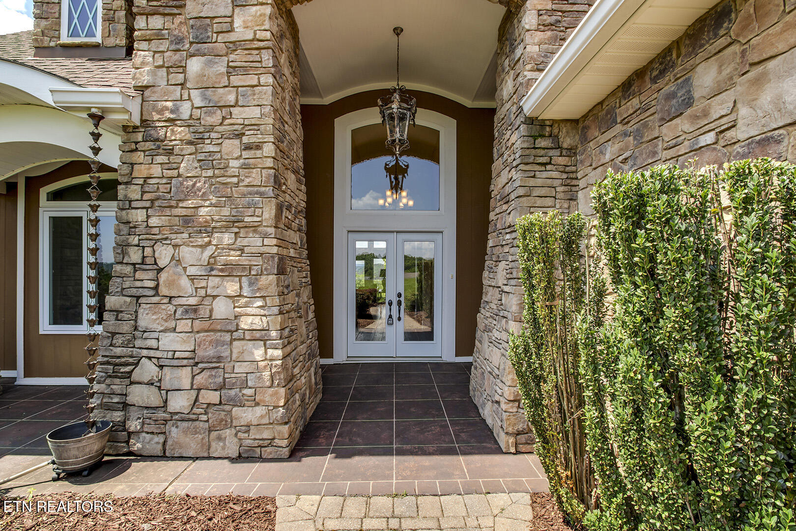 216 Majestic View Drive