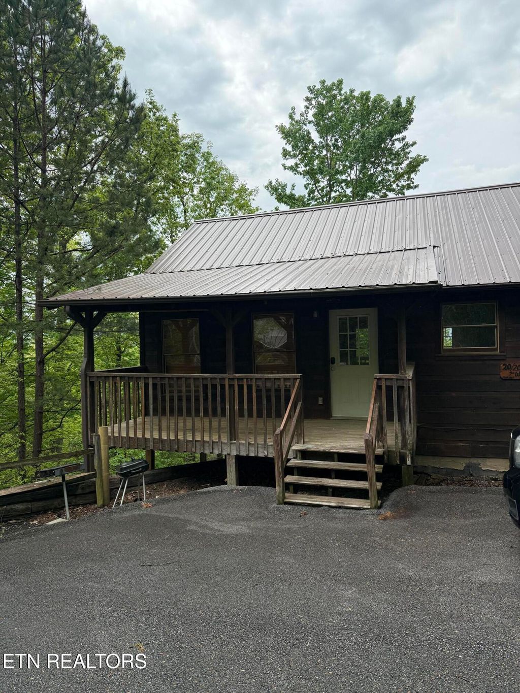 Photo of 2020 Regans Ridge Way, Sevierville, TN 37876 (MLS # 1305099)