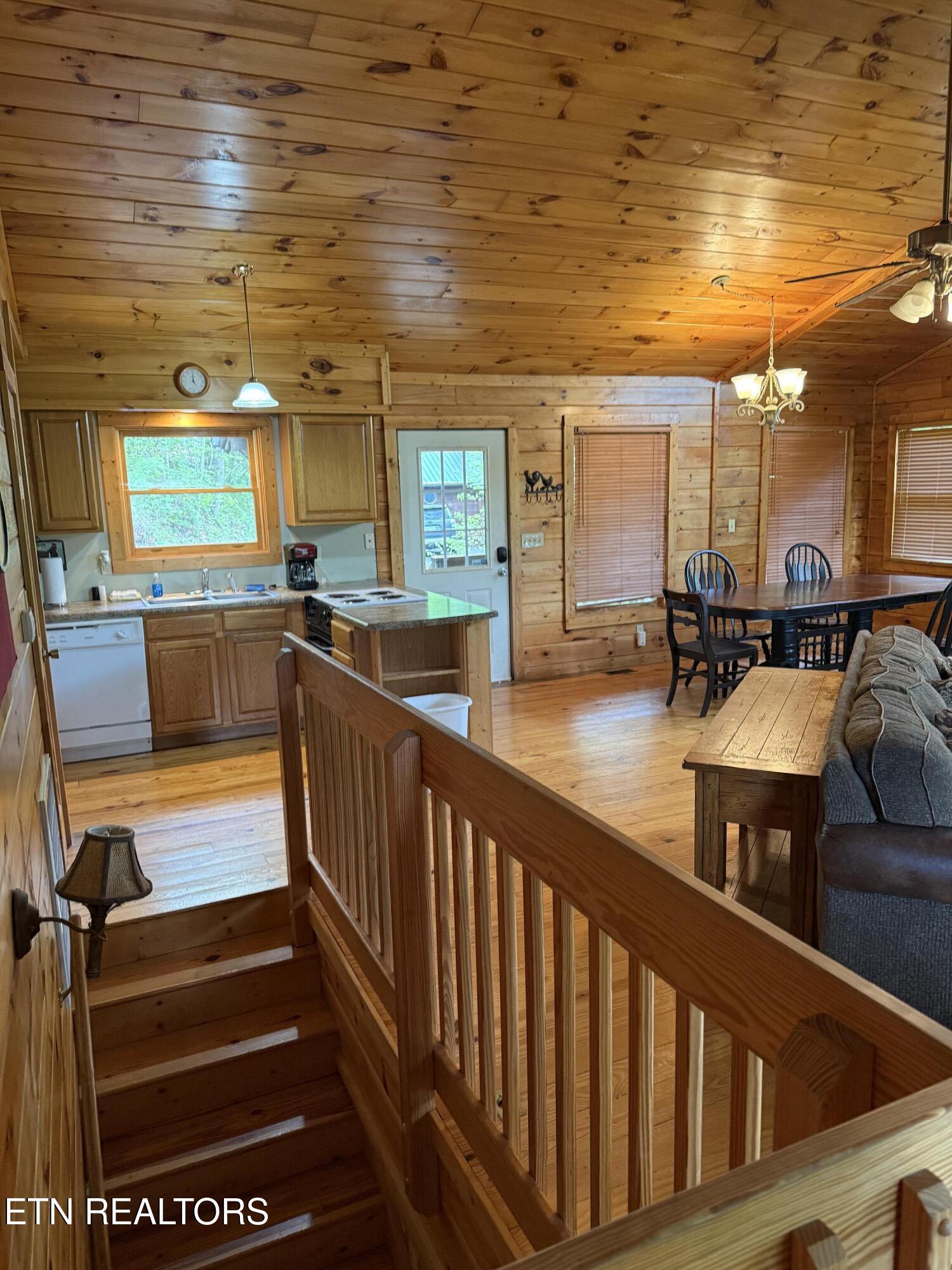 2020 Regans Ridge Way