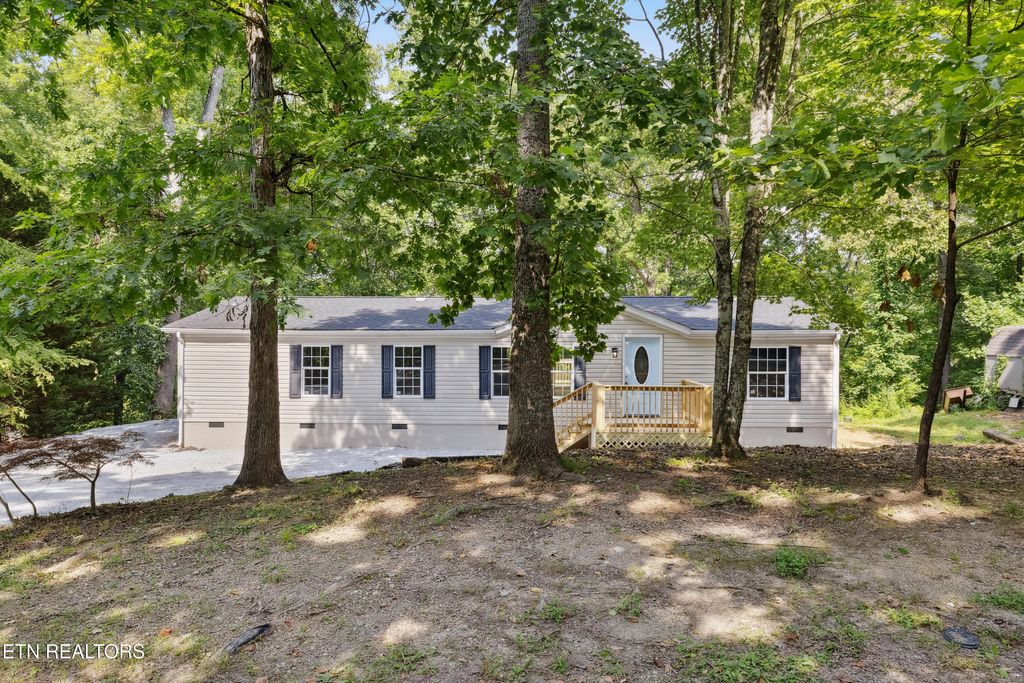 Photo of 197 Shady Drive, Harriman, TN 37748 (MLS # 1306202)