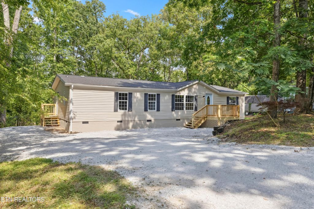 Photo of 197 Shady Drive, Harriman, TN 37748 (MLS # 1306202)