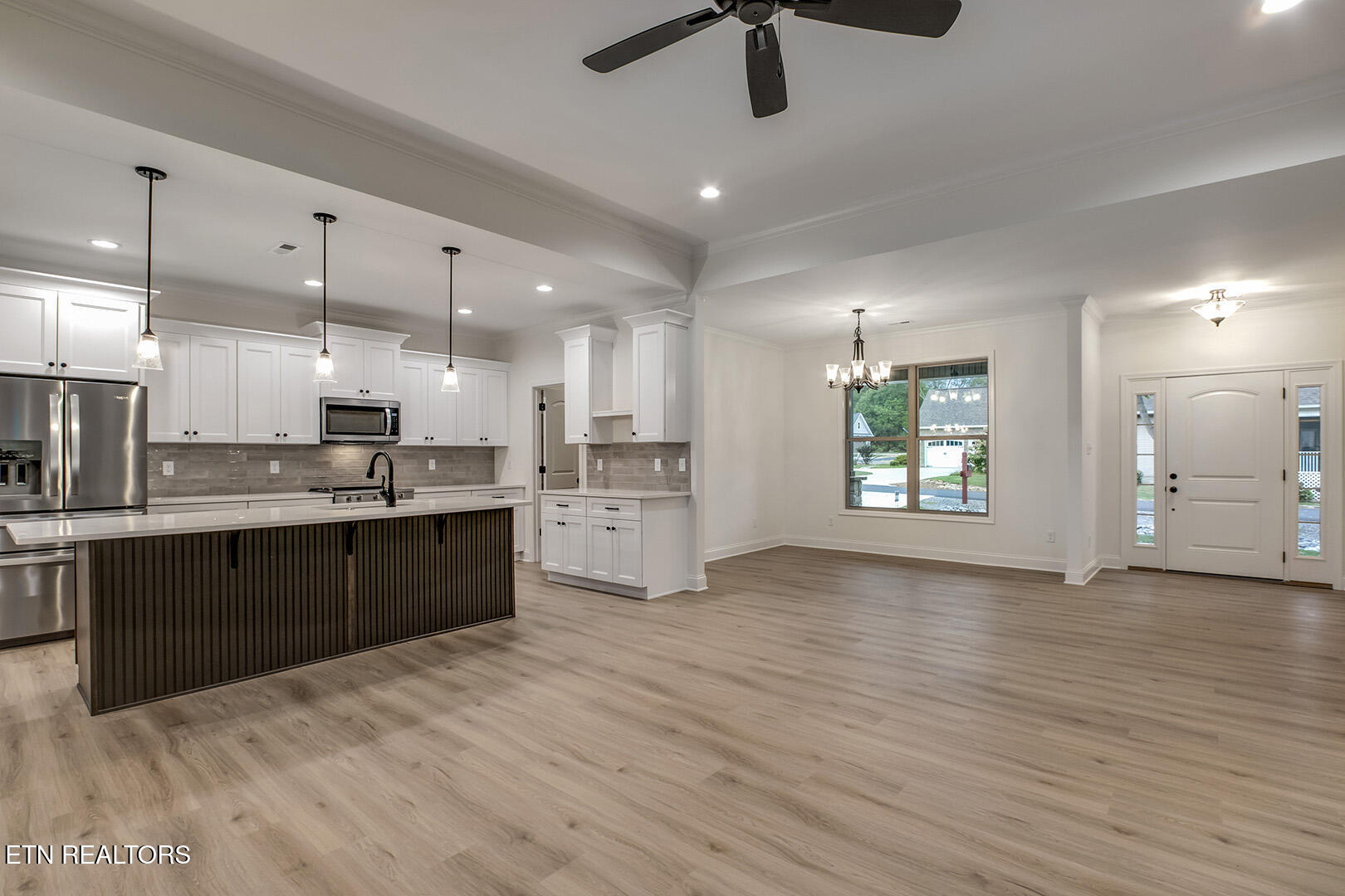 Loudon, Tennessee 37774, United States, 3 Bedrooms Bedrooms, ,3 BathroomsBathrooms,Residential,Pending,212460