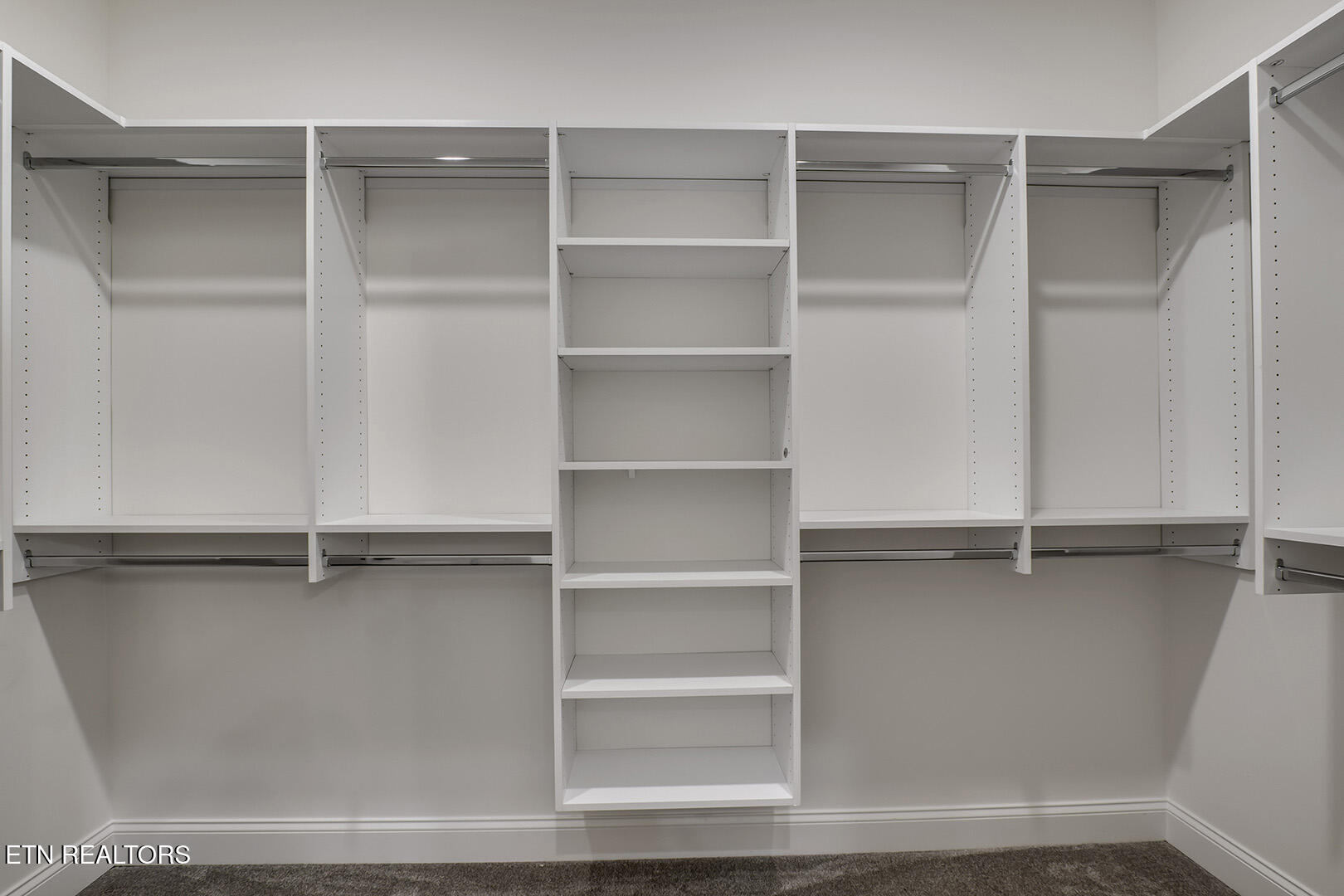 Loudon, Tennessee 37774, United States, 3 Bedrooms Bedrooms, ,3 BathroomsBathrooms,Residential,Pending,212460