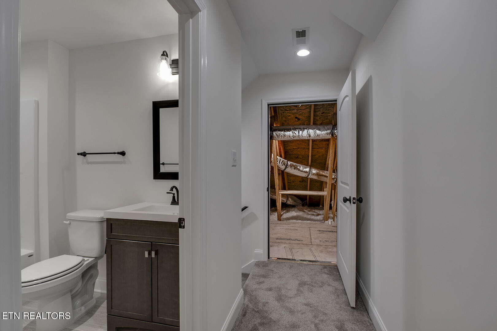 Loudon, Tennessee 37774, United States, 3 Bedrooms Bedrooms, ,3 BathroomsBathrooms,Residential,Pending,212460