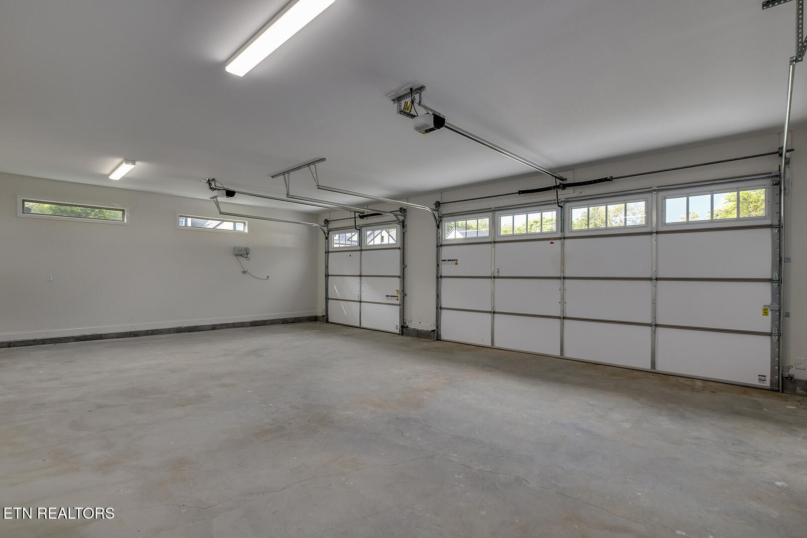 Loudon, Tennessee 37774, United States, 3 Bedrooms Bedrooms, ,3 BathroomsBathrooms,Residential,Pending,212460