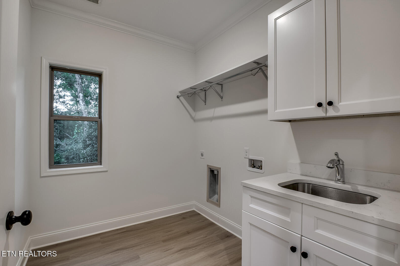 Loudon, Tennessee 37774, United States, 3 Bedrooms Bedrooms, ,3 BathroomsBathrooms,Residential,Pending,212460