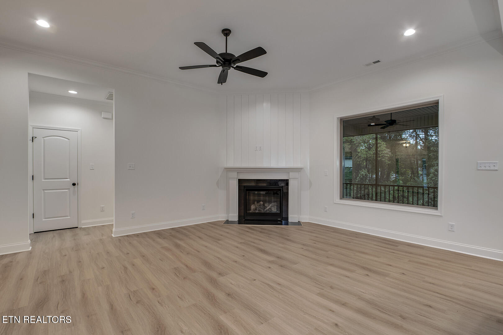 Loudon, Tennessee 37774, United States, 3 Bedrooms Bedrooms, ,3 BathroomsBathrooms,Residential,Pending,212460