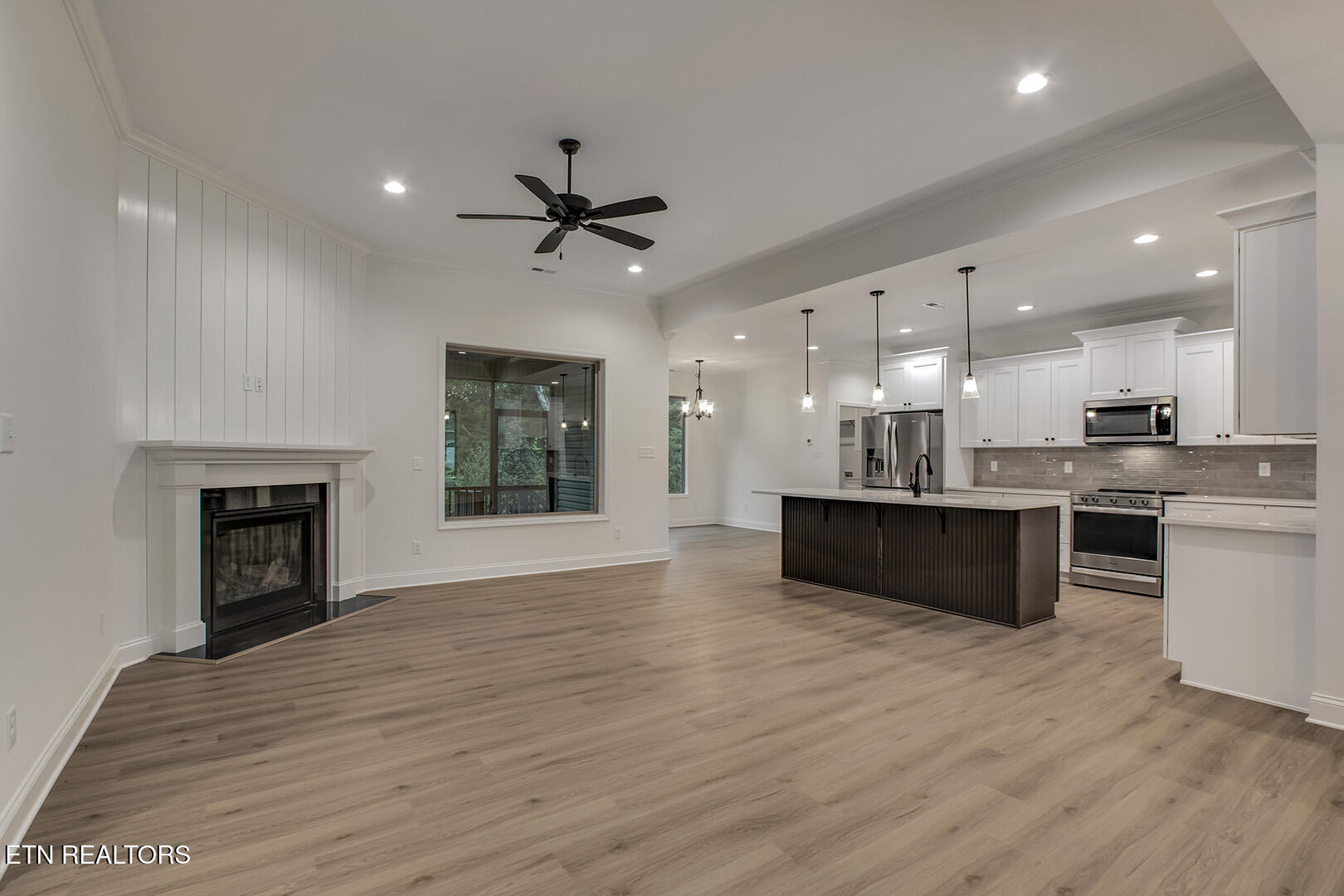 Loudon, Tennessee 37774, United States, 3 Bedrooms Bedrooms, ,3 BathroomsBathrooms,Residential,Pending,212460