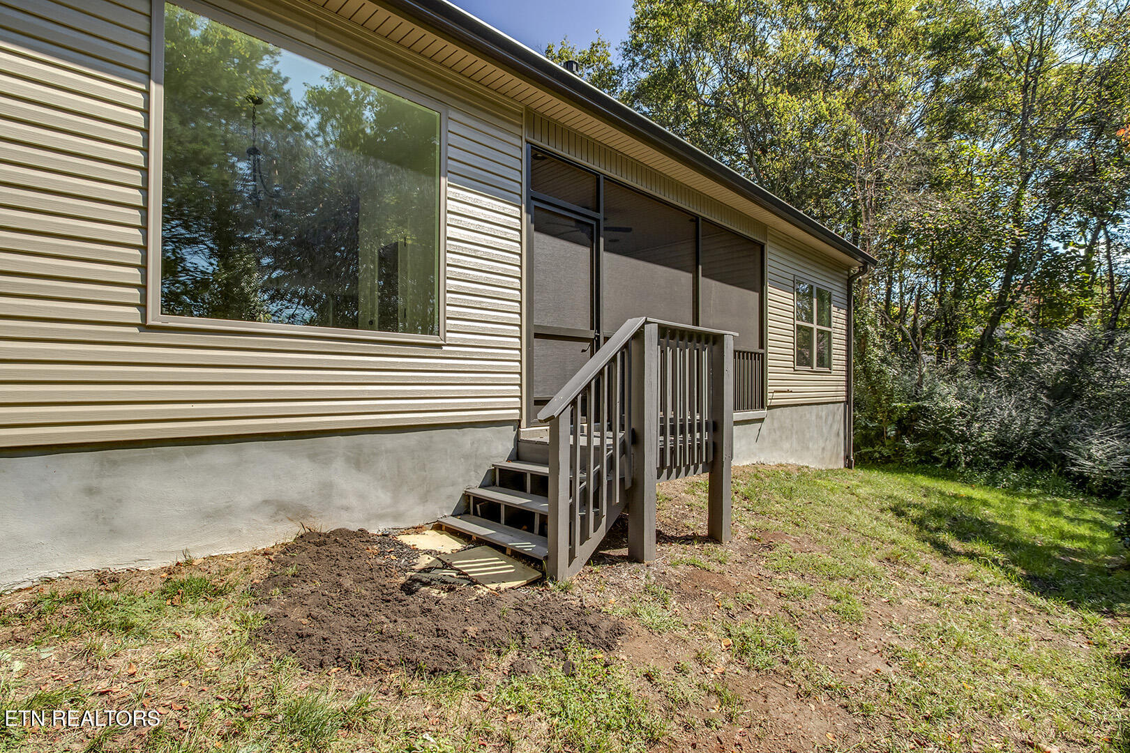 Loudon, Tennessee 37774, United States, 3 Bedrooms Bedrooms, ,3 BathroomsBathrooms,Residential,Pending,212460