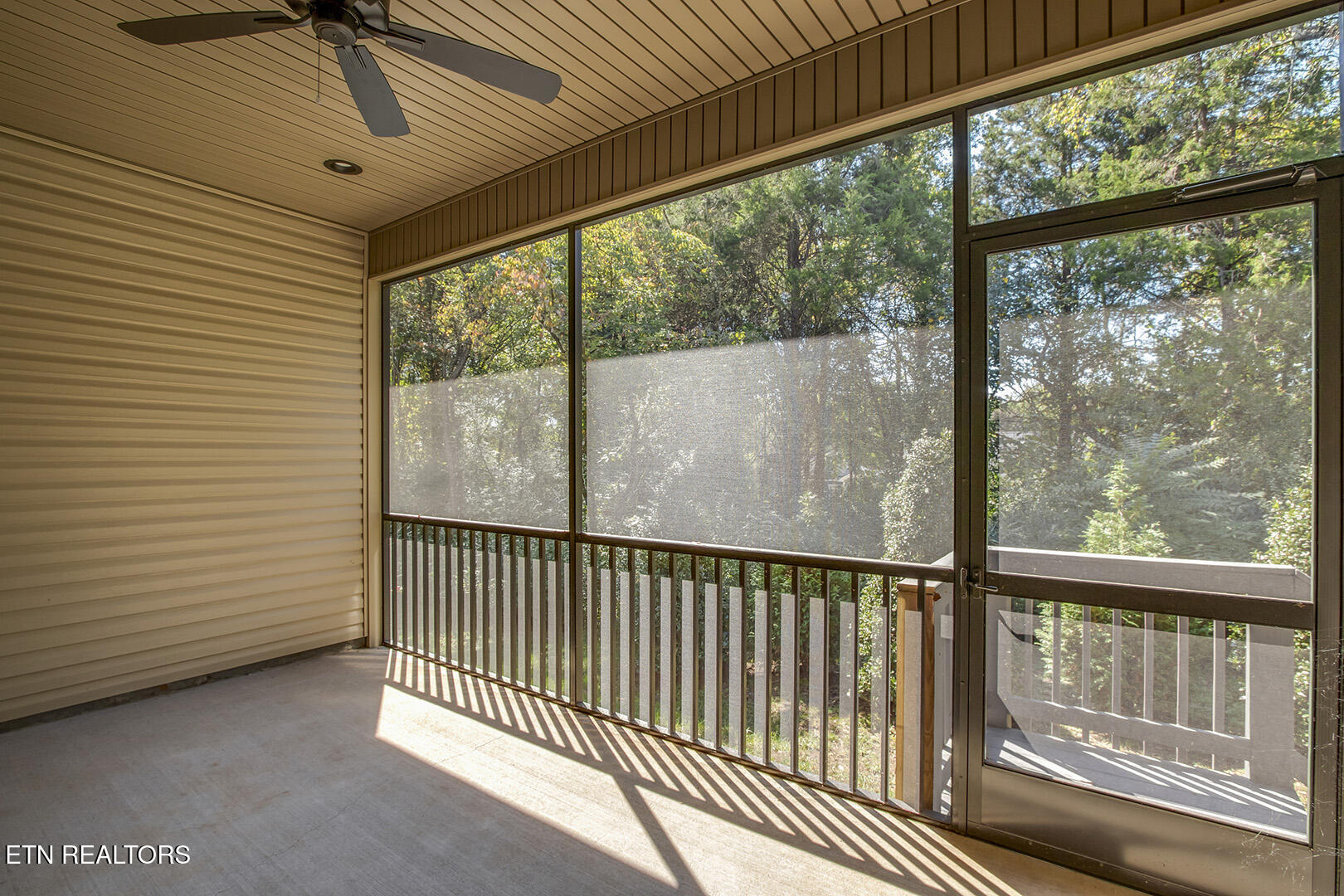 Loudon, Tennessee 37774, United States, 3 Bedrooms Bedrooms, ,3 BathroomsBathrooms,Residential,Pending,212460