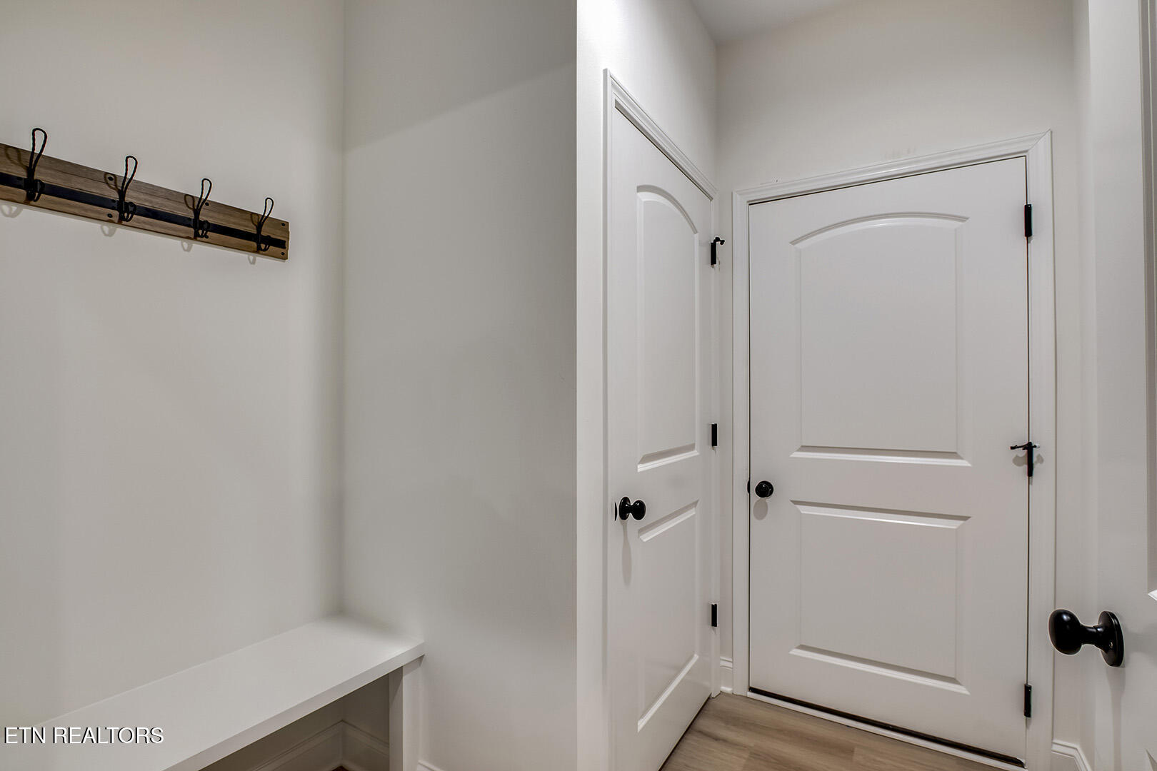 Loudon, Tennessee 37774, United States, 3 Bedrooms Bedrooms, ,3 BathroomsBathrooms,Residential,Pending,212460