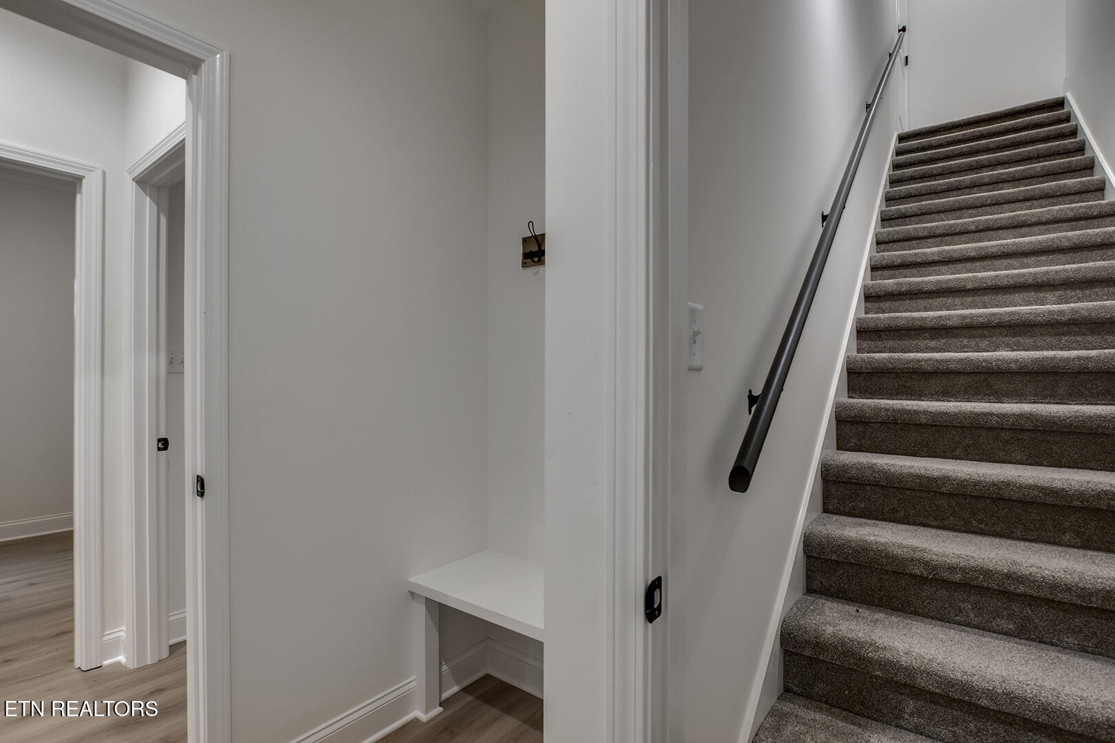 Loudon, Tennessee 37774, United States, 3 Bedrooms Bedrooms, ,3 BathroomsBathrooms,Residential,Pending,212460