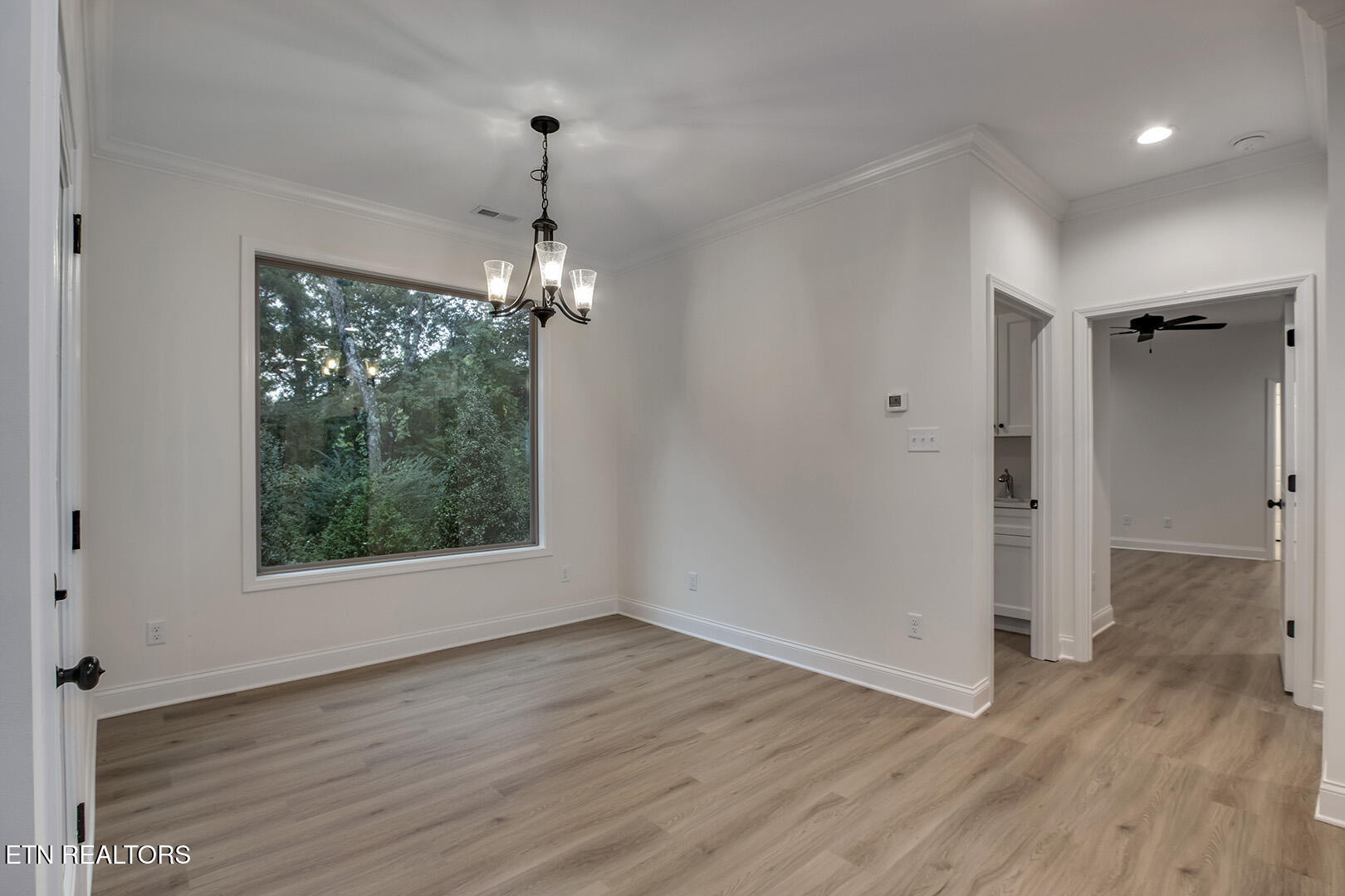 Loudon, Tennessee 37774, United States, 3 Bedrooms Bedrooms, ,3 BathroomsBathrooms,Residential,Pending,212460