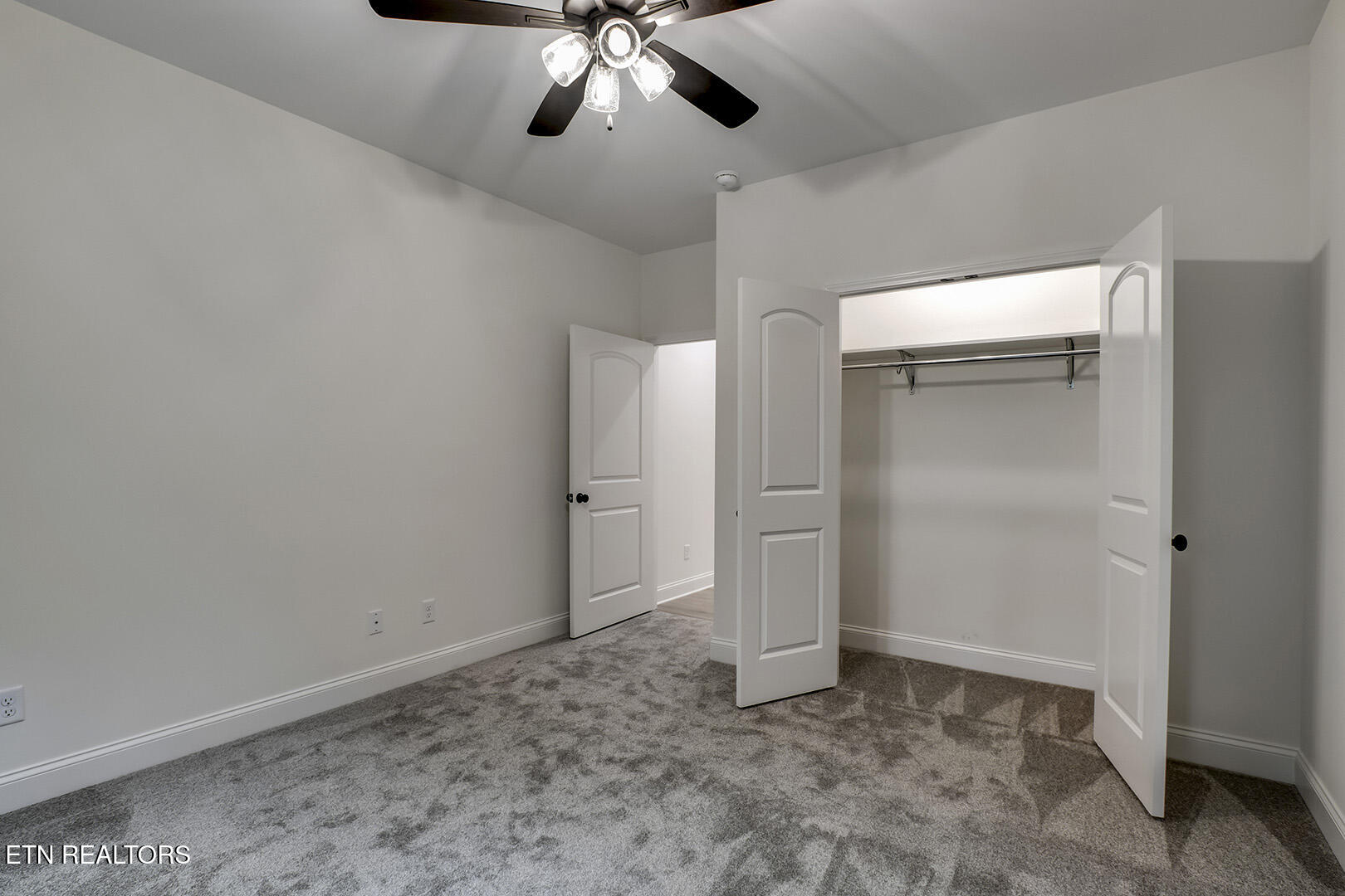 Loudon, Tennessee 37774, United States, 3 Bedrooms Bedrooms, ,3 BathroomsBathrooms,Residential,Pending,212460