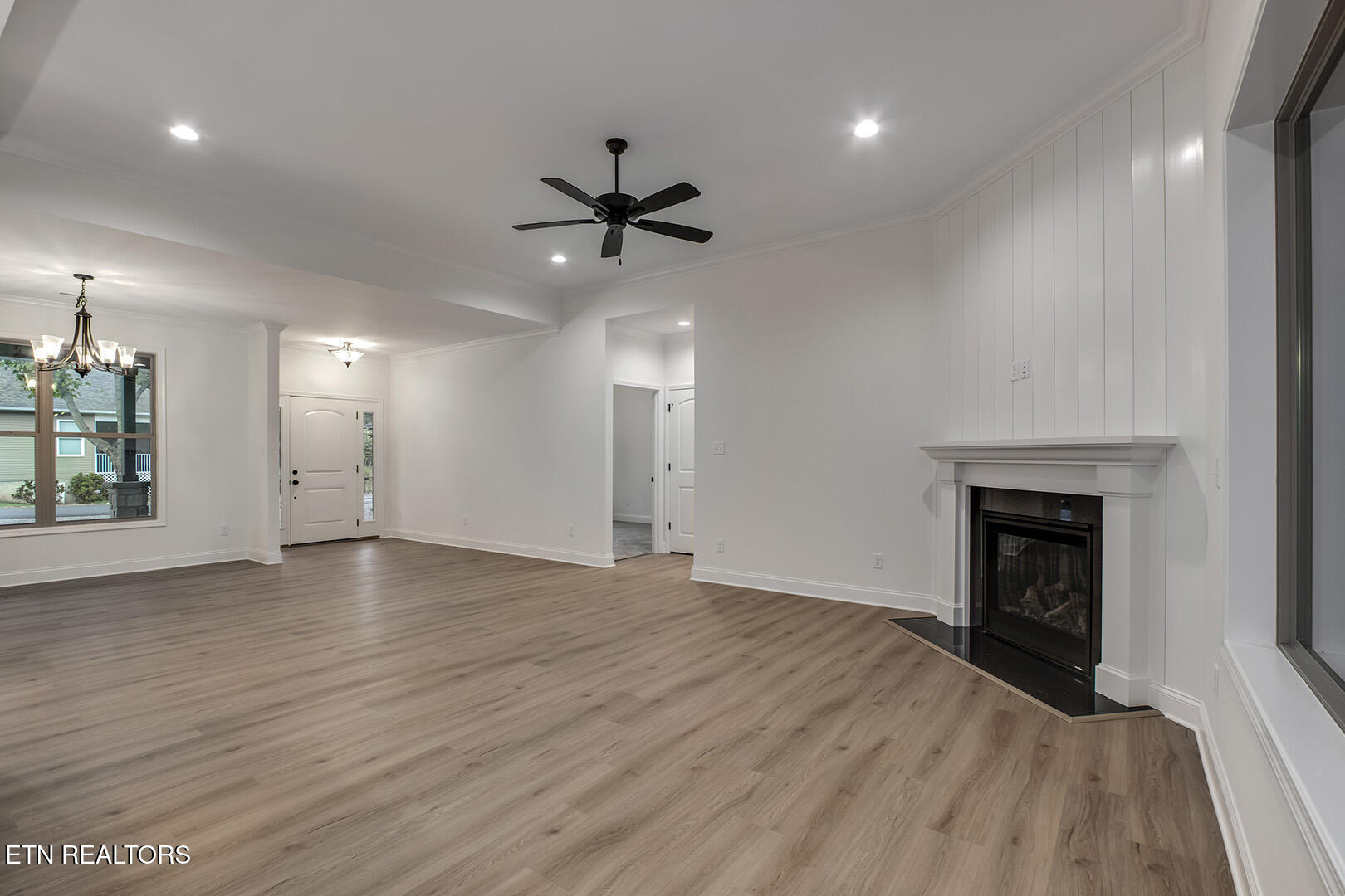 Loudon, Tennessee 37774, United States, 3 Bedrooms Bedrooms, ,3 BathroomsBathrooms,Residential,Pending,212460