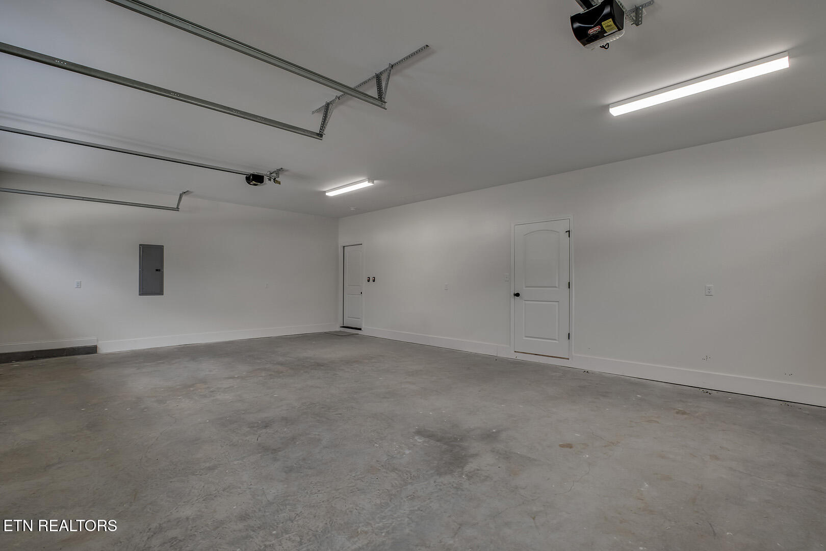 Loudon, Tennessee 37774, United States, 3 Bedrooms Bedrooms, ,3 BathroomsBathrooms,Residential,Pending,212460