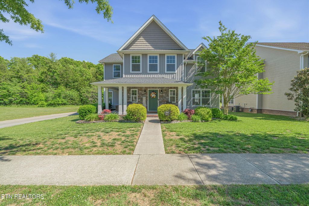 Photo of 99 Fallberry St, Oak Ridge, TN 37830 (MLS # 1341227)