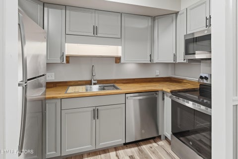 Tiny photo for 2806 Suncrest Rd #APT 4, Pigeon Forge, TN 37863 (MLS # 1348006)