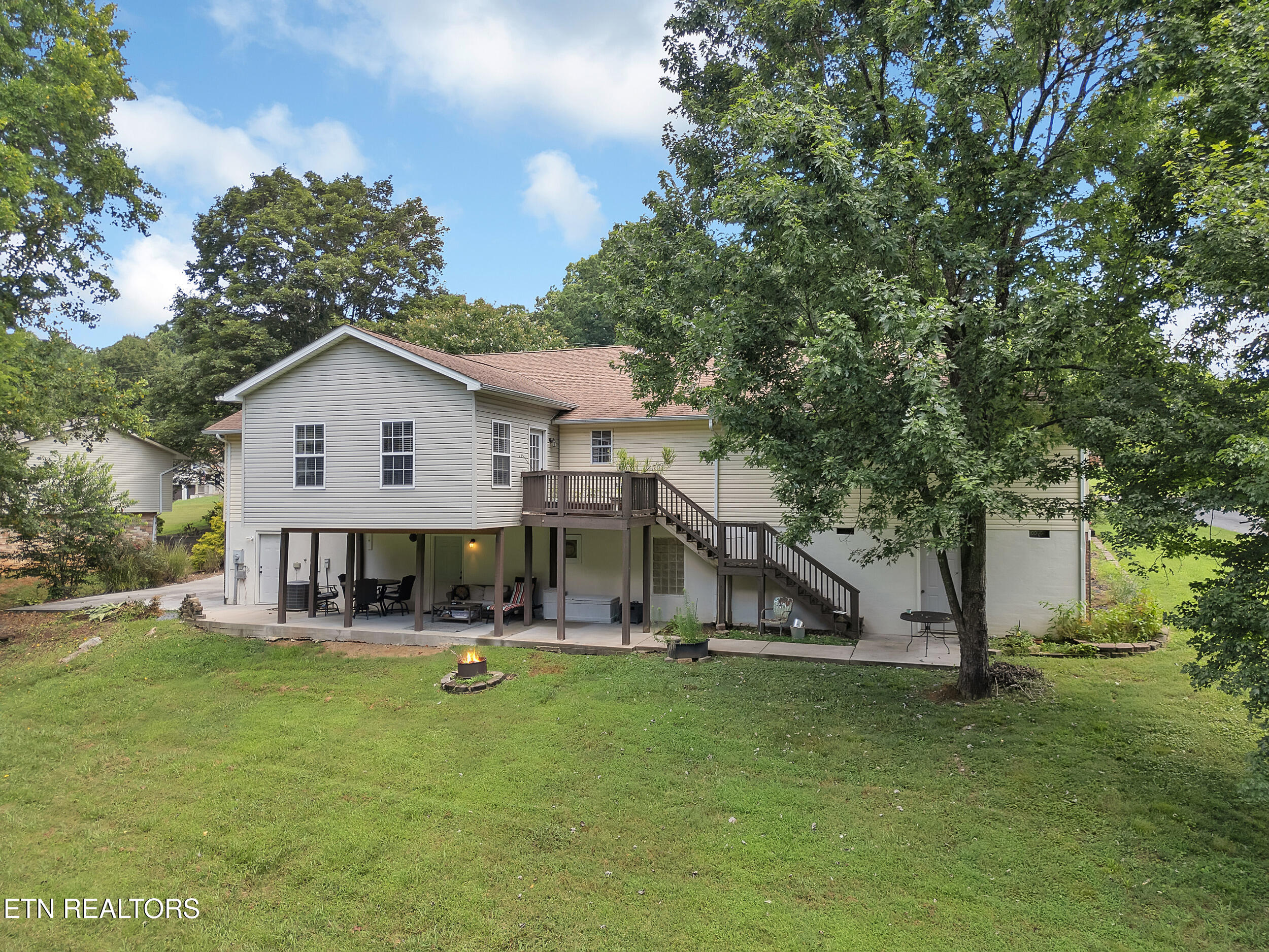 2822 Rambling Rd