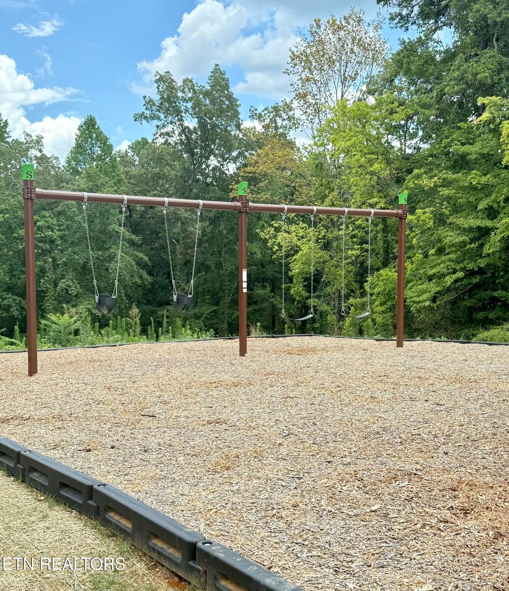 Photo of 1712 Bennett Village Drive, Maryville, TN 37804 (MLS # 1317600)