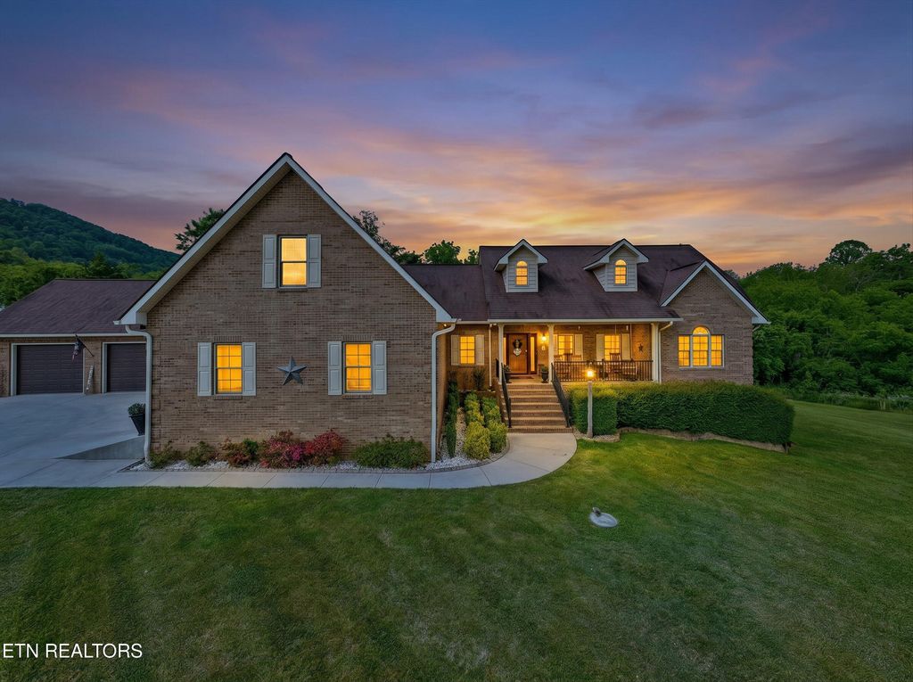 Photo of 166 Mountain Shores Rd, New Tazewell, TN 37825 (MLS # 1340555)