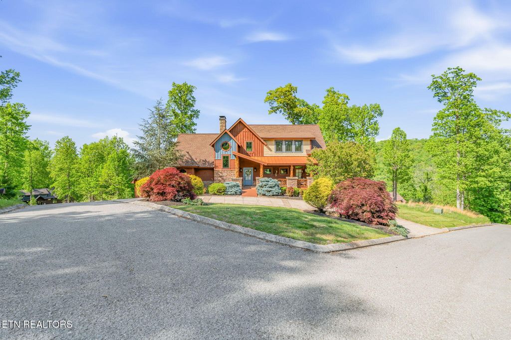 Photo of 305 Foxwood Drive, Caryville, TN 37714 (MLS # 1337563)