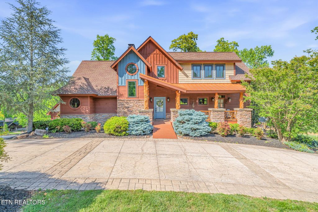 Photo of 305 Foxwood Drive, Caryville, TN 37714 (MLS # 1337563)