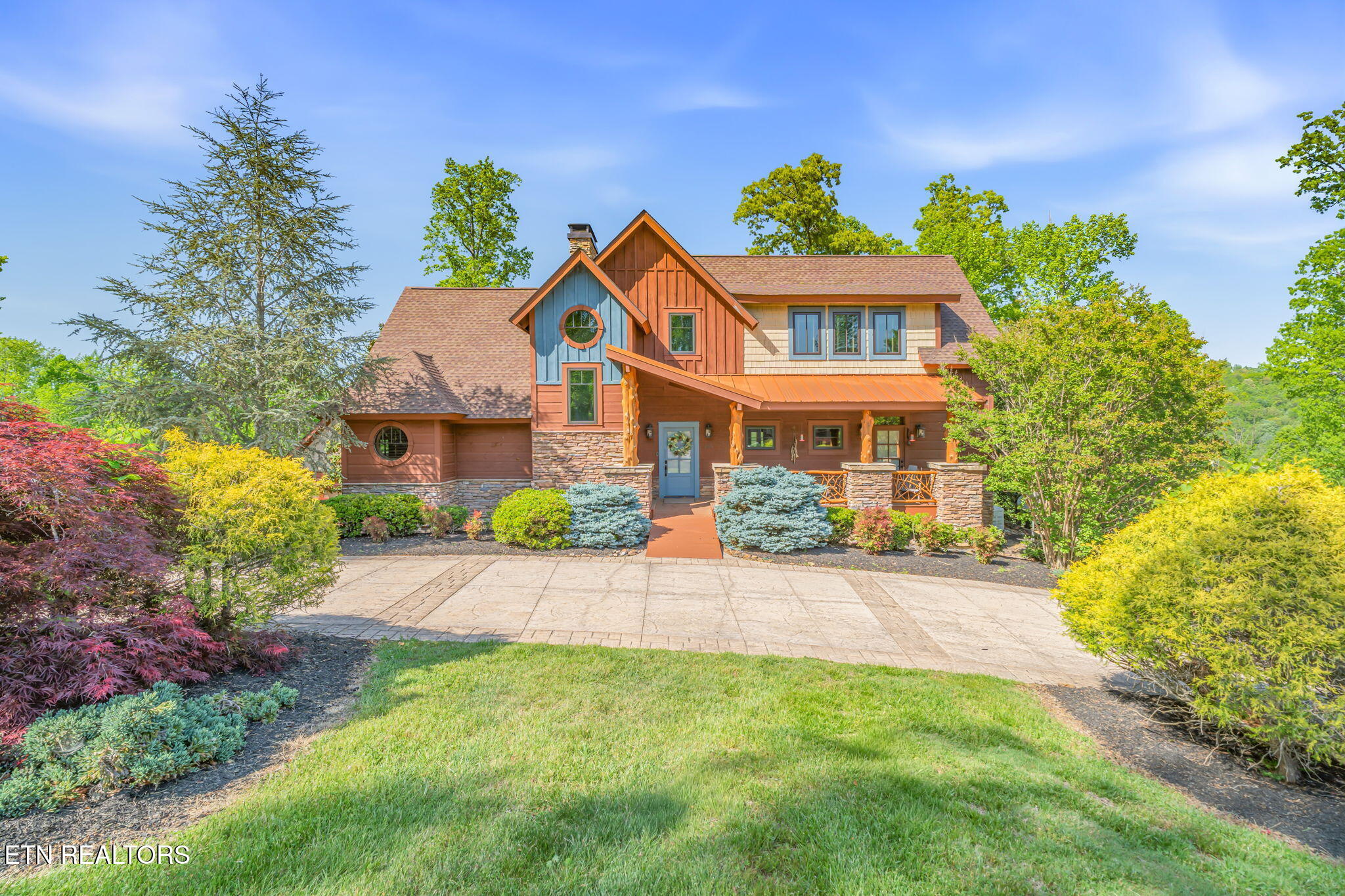 305 Foxwood Drive