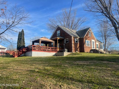 Photo of 105 Franklin Ave, Harrogate, TN 37752 (MLS # 1325733)