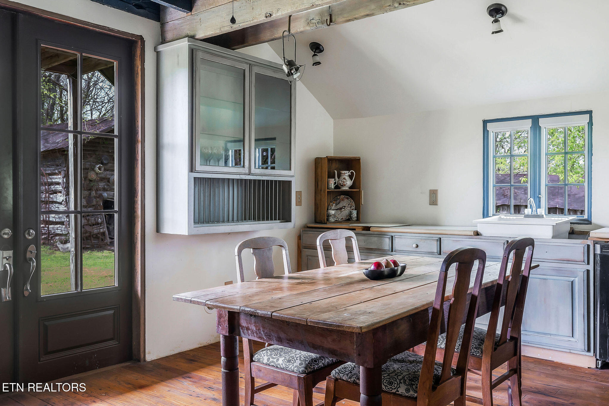 134 Opossum Hollow Rd