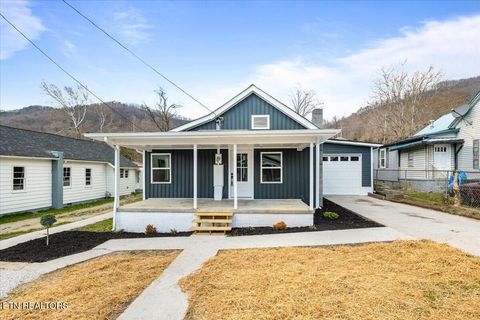 Photo of 313 E Prospect St, LaFollette, TN 37766 (MLS # 1331876)