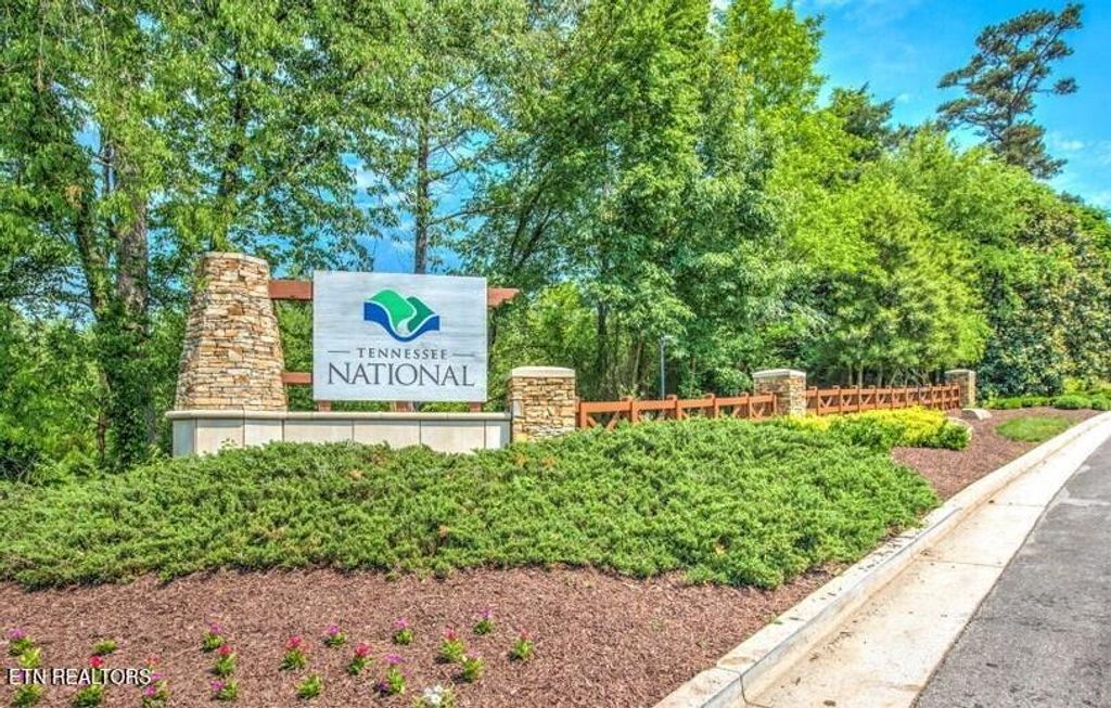 Photo of 211 Chestnut Lane, Loudon, TN 37774 (MLS # 1293185)