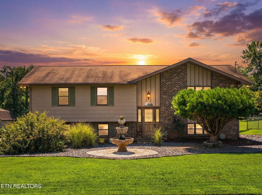 Photo of 2903 Cedar Circle, Lenoir City, TN 37772 (MLS # 1324364)