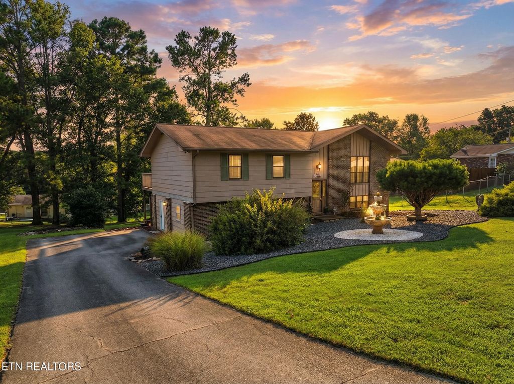 Photo of 2903 Cedar Circle, Lenoir City, TN 37772 (MLS # 1324364)